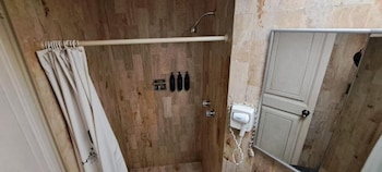 Basic Single Room, 1 Queen Bed, Corner