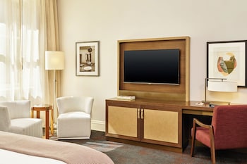 Superior Room, 1 King Bed (Hearing Accessible)