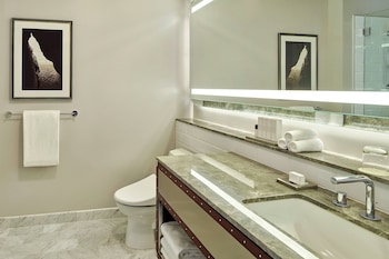 Superior Room, 1 King Bed (Hearing Accessible)