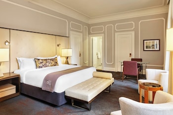 Grand Room, 1 King Bed