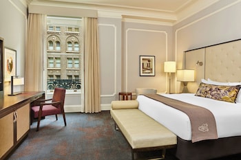 Deluxe Room, 1 King Bed (Mobility/Hearing Accessible, Tub)