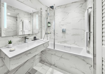 Fairmont Garden View, Twin double beds