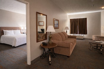 Double Queen Family Suite