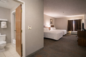 Double Queen Family Suite