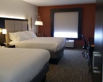 Standard Room, 2 Queen Beds, Accessible (Communication, Roll-In Shower)