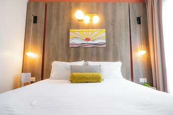 Economy Room
