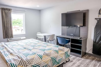 Standard Room, 1 King Bed, Non Smoking, Kitchen