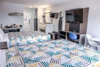 Standard Room, 2 Double Beds, Non Smoking, Kitchen