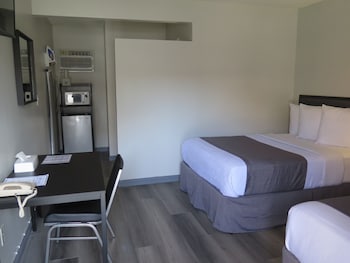 Deluxe Room, 2 Double Beds, Non Smoking