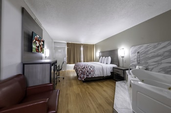 Deluxe Room, 1 King Bed, Jetted Tub (Smoke Free)