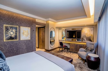 Sandton Towers Club Floor Deluxe Double Suite