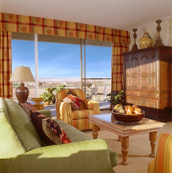Luxury Penthouse, 1 Bedroom, Golf View, Tower