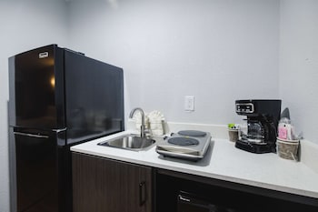 Standard Apartment, 2 Queen Beds, Non Smoking, Kitchen (Full Kitchen)