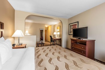 Suite, 1 King Bed, Non Smoking