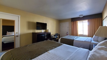 Room, 2 Queen Beds, Accessible, Non Smoking (Mobility Accessible)