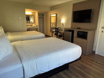 Deluxe Room, 2 Double Beds, Non Smoking