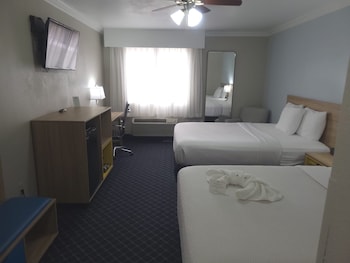 Room, 2 Queen Beds, Non Smoking