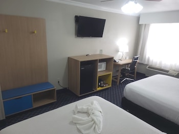 Room, 2 Queen Beds, Non Smoking