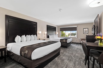 Deluxe Room, Multiple Beds (2 King Beds)