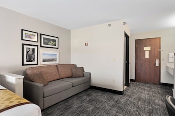 Deluxe Room, 2 Queen Beds (2 Queen Beds and a pull out sofabed)
