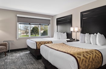 Deluxe Room, 2 Queen Beds (2 Queen Beds and a pull out sofabed)