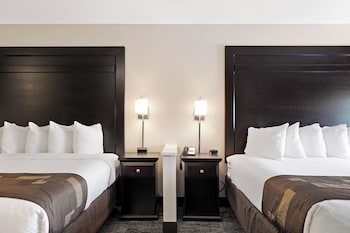 Deluxe Room, Multiple Beds (2 King Beds)