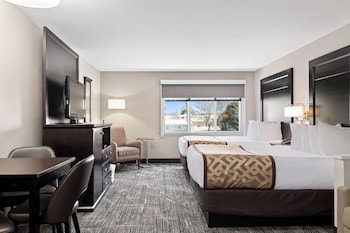 Deluxe Room, 2 Queen Beds (2 Queen Beds and a pull out sofabed)