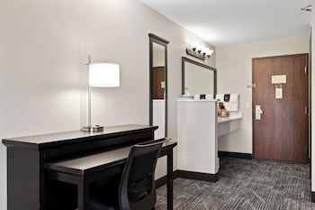Deluxe Room, 1 King Bed (Executive King)