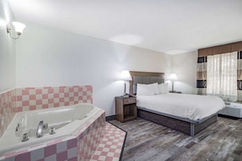Deluxe Suite, 1 King Bed, Non Smoking