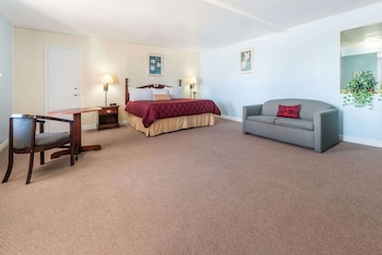 Deluxe Room, 1 King Bed, Non Smoking