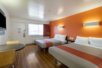 Standard Room, 2 Queen Beds, Non Smoking