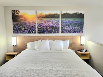 Standard Room, 1 King Bed