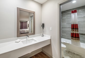 Deluxe Room, 1 King Bed, Smoking