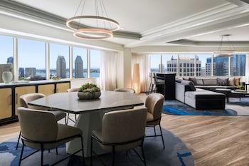 Presidential Suite, Skyline View