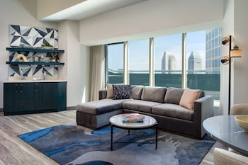 Executive Suite, 1 King Bed, Bay View