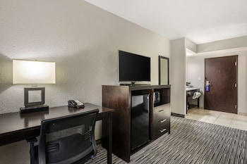 Standard Room, 2 Queen Beds, Non Smoking, Refrigerator & Microwave