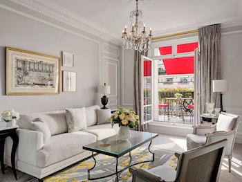 Suite Deluxe, Vue Avenue Montaigne avec Balcon