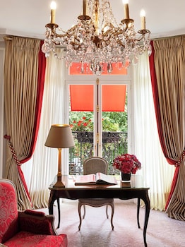 Suite Deluxe - Vue Montaigne