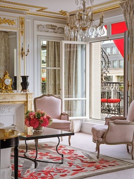 Suite Prestige Vue Avenue Montaigne avec Balcon