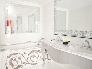 Suite Deluxe - Vue Montaigne