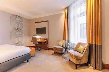 Accessible room, 1 king bed