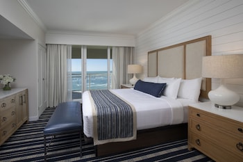 Spacious Two Bedroom King/Two Queens Suite - Beach View