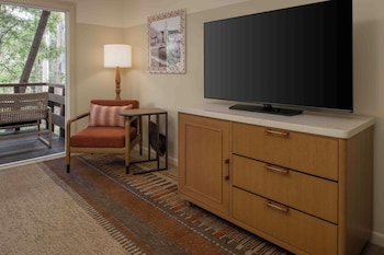 Room, 2 Queen Beds, Accessible (Forest View ADA Grab Bar)