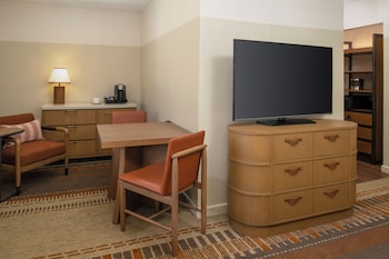 Junior Suite, 1 King Bed with Sofa bed, Patio, Resort View