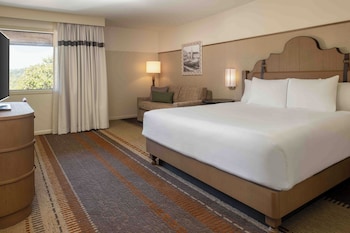 Junior Suite, 1 King Bed with Sofa bed, Resort View