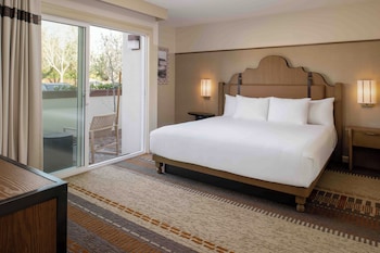 Room, 1 King Bed, Patio, Resort View