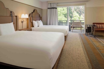 Room, 2 Queen Beds, Roll-in Shower (Forest View ADA)