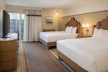 Room, 2 Queen Beds, Patio (Pet Friendly)