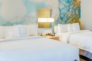 Room, 2 Queen Beds (Mobility/Hearing Access, Roll-in Shwr)