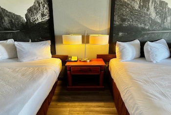 Standard Room, 2 Queen Beds, Smoking